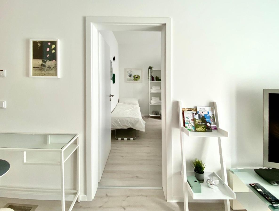 Modernes Apartment, Terrasse Und Garten Am Lilienthalpark Im Suedwesten Berlins 外观 照片